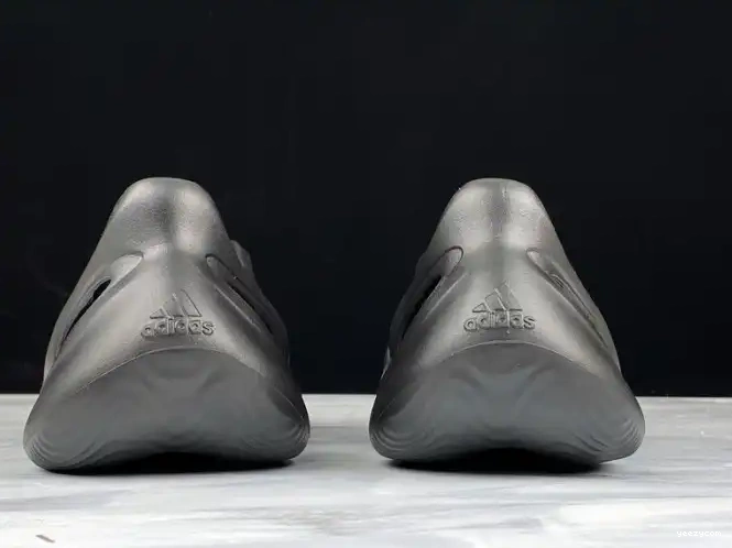 Foam Slide Runner Yeezy 0629